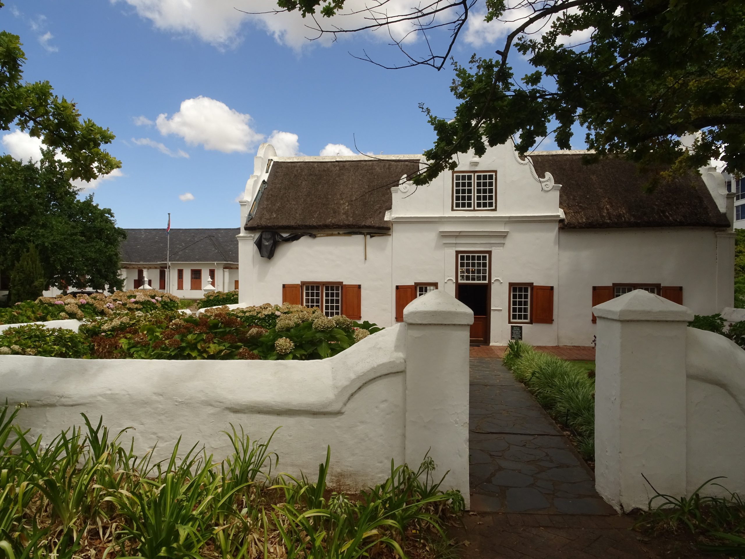  Navigating Heritage: How to Modernize a 60-Year-Old Home in the Western Cape